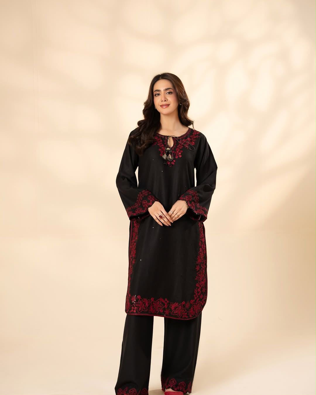 CO-ORD SET IN EMBROIDERED TOP AND PLAZZO