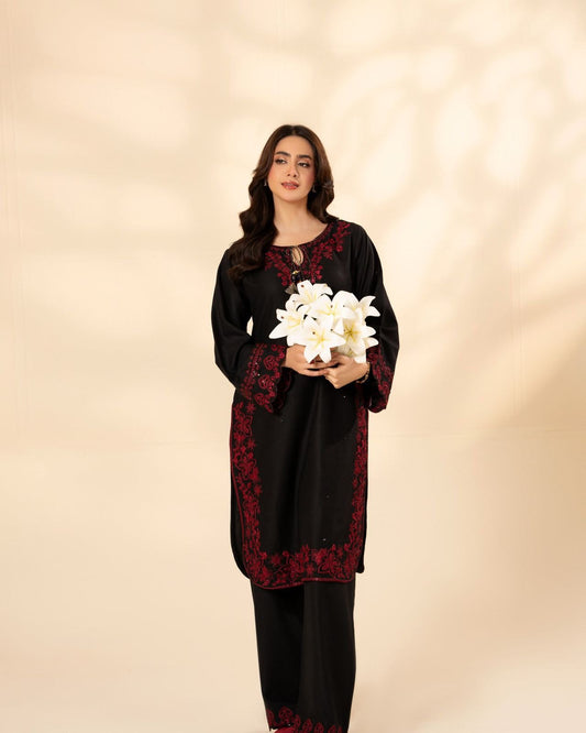 CO-ORD SET IN EMBROIDERED TOP AND PLAZZO